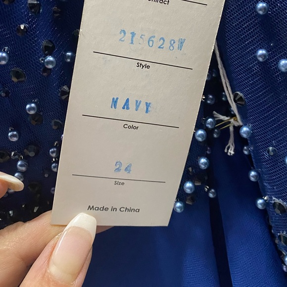 Cameron Blake beaded Bodice 3/4 sleeves long gown - Picture 6 of 6